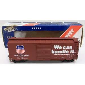    Weaver 109266 O Scale 2 Rail Union Pacific Boxcar/Box Toys & Games