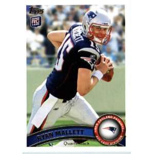  2011 Topps #438 Ryan Mallett RC / (scrambling pose)   New 