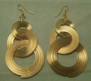 New vogue beautiful dangle Gold metal earrings E113 1  