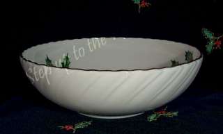 Lenox China HollyBerry Holiday Fluted 9 Round Vegetable Serving 