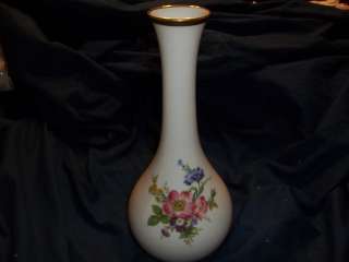 Waldershof Handarbeit 22K Gold Trim Vase White With Flowers #86 