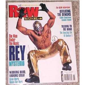 Dec 2002 WWE Raw Magazine Rey Mysterio Signed COA   Sports Memorabilia 