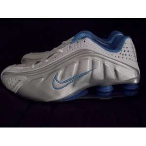  Womens Nike Shox R4 Sneakers Silver And Blue Size 8.5 