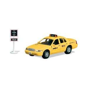  New York City Die Cast Taxi and Sign Toys & Games