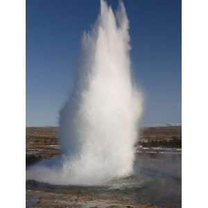  Strokkur Erupts Every 5 10 Minutes to Heights of Up to 20 