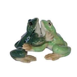  SALT and PEPPER Shakers FROGS 1 Dark Green 1 Light Green 