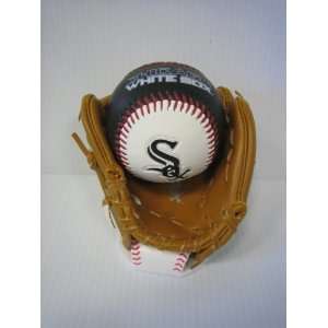  Officially Licensed MLB Chicago White Sox Ball & Glove 