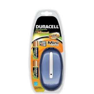 Duracell Mini Charger with 2 AA Rechargeable Batteries (Quantity of 4)