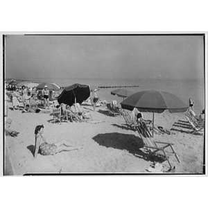 Photo Caribbean Hotel, Miami Beach, Florida. Beach scene II 1942 