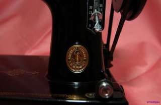 1947 SINGER FEATHERWEIGHT 221 SEWING MACHINE WITH ATTACHMENTS  