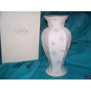  Lenox Holiday Snowflake Bud Flower Vase
