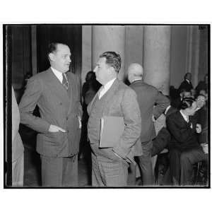   Dr. Willard Thorp, left, Dun and Bradstreet Economist