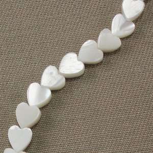  Mother of pearl 6mm hearts cream