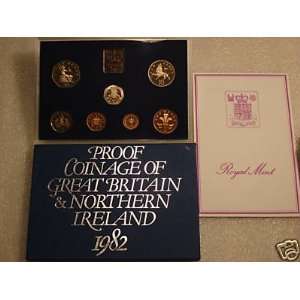  1982 BRITISH COIN SET AS ISSUED IN DISPLAY CASE 