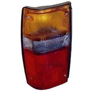  TOYOTA PICK UP 2/4WD 84 88/4RUNR 84 89 TAIL LIGHT LEFT 