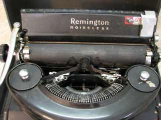 REMINGTON Noiseless VINTAGE TYPEWRITER Model 7 W/CASE  