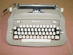 Vintage Super Clean Royal Manual Portable Typewriter with Case Brown 