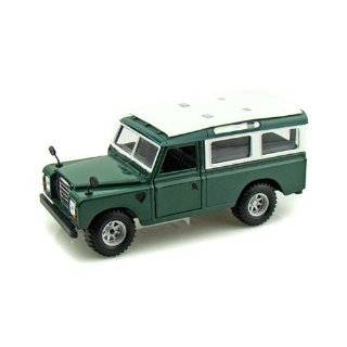  Land Rover Defender 1/24   White Toys & Games