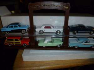 NEW 132 DIECAST AND 6 CAR DISPLAY STAND  