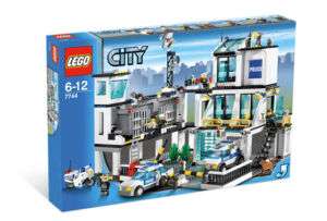 LEGO CITY 7744 Police Headquarters   Stazione Polizia  