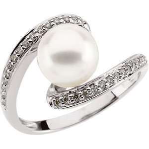 MM and 1/6 ct. tw. Freshwater Cultured Pearl and Diamond Ring 