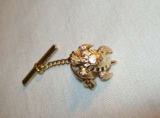 vintage gold colored turtle tie tack hat lapel pin 1/2 across costume 