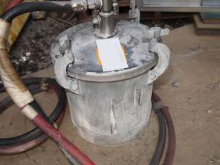 Binks Pressure Pot Air Paint Sprayer With Model 7 Gun 2 gallon  