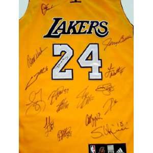  Los Angeles Lakers 09 10 Autographed / Signed Basketball 