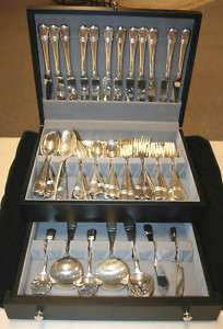 90 PC ONEIDA Astragal Flatware in Chest ~Service for 16  