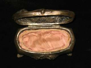   / Vintage Victorian Design Silk Lined Footed Trinket ~ Jewelry Box