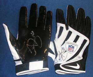 2009 LANCE MOORE SIGNED SAINTS GAME USED GLOVES  