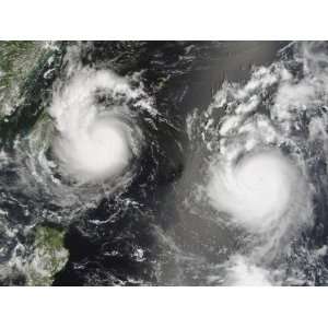  Typhoon Saomai and Tropical Storm Bopha Approaching Taiwan 